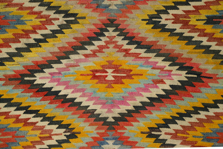 Altıeylul / 5x10 Vintage Wool Oriental Kilim Close Up