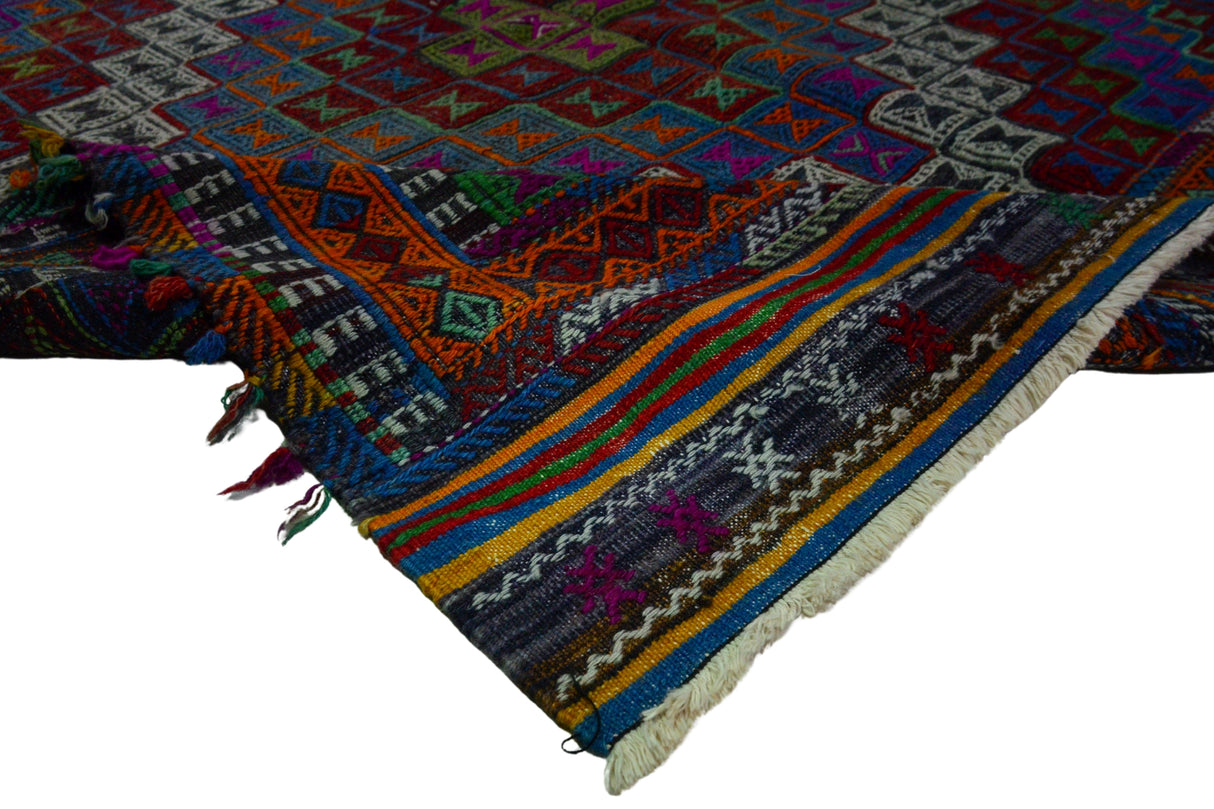 Bezirci / 5x9 Vintage Wool Oriental Kilim Rug Texture