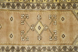 Bozyer / 4x6 Muted Vintage Wool Area Rug Close Up
