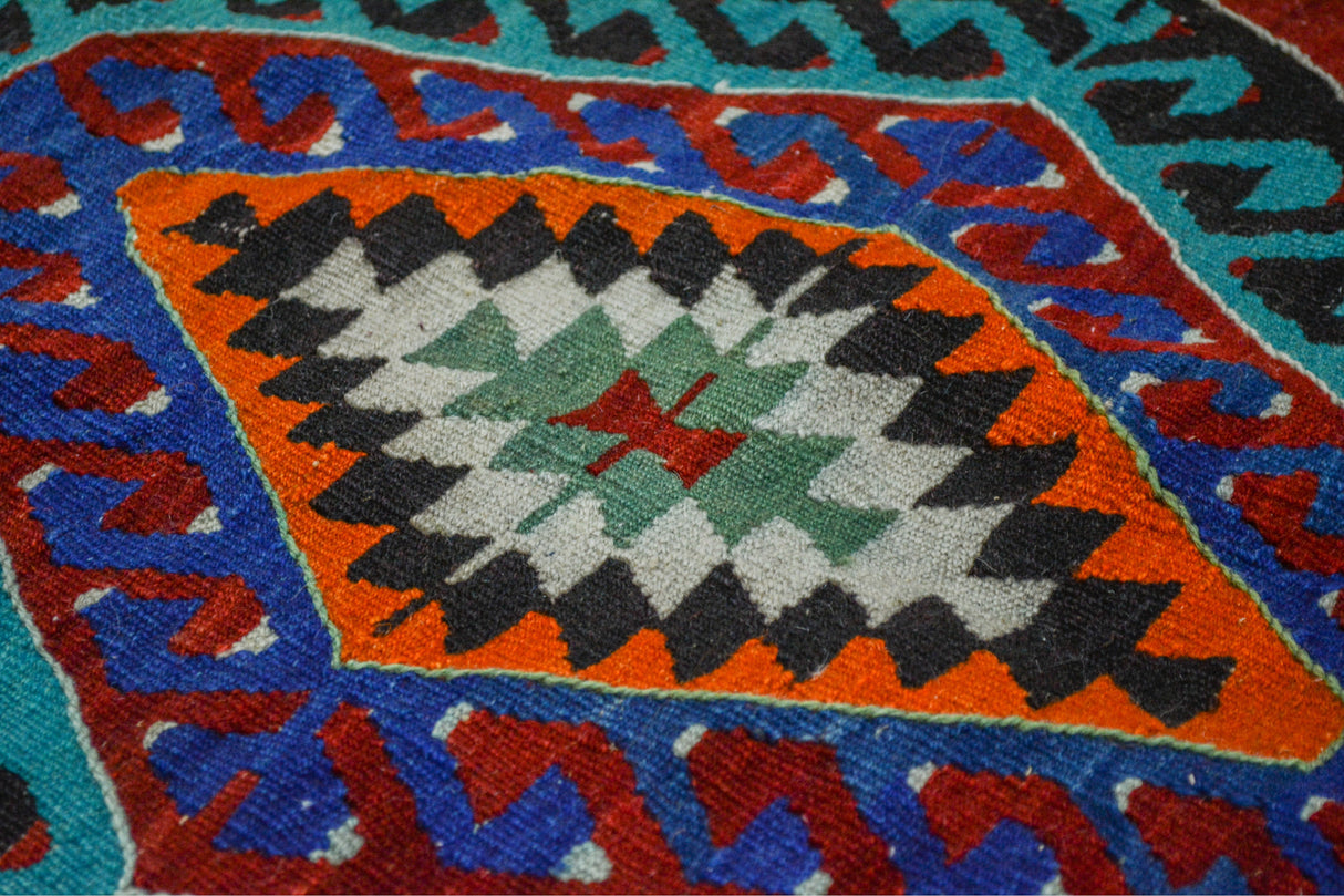 Esme / 6x11 Wool Oriental Kilim Rug Detail