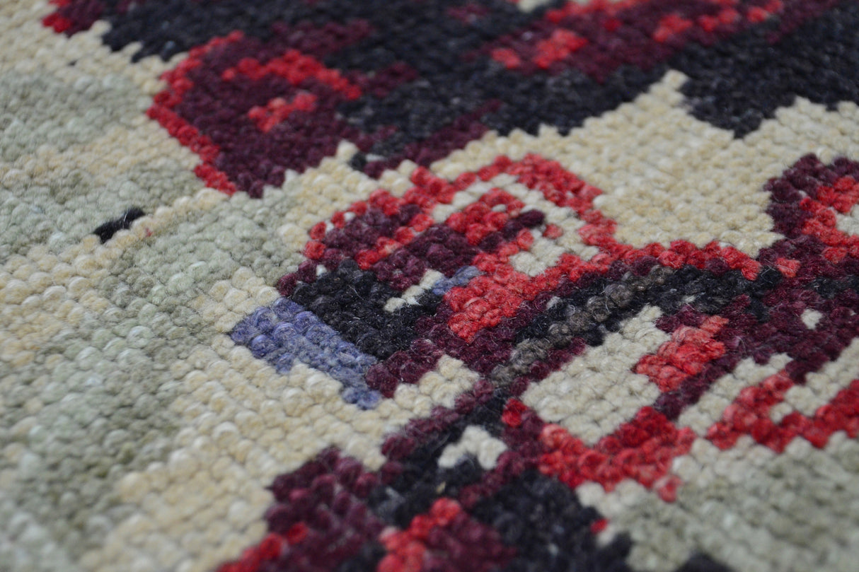 Gülbahar / 2x9 Vintage Wool Floral Rug Runner Detail