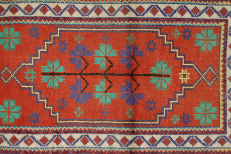 Golcuk / 2x3 Orange Vintage Wool Rug Close Up