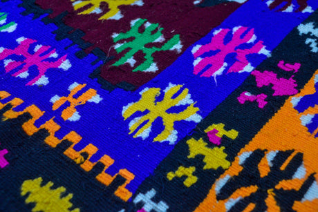 Halalca / 3x4 Multi-color Vintage Bohemian Kilim Detail
