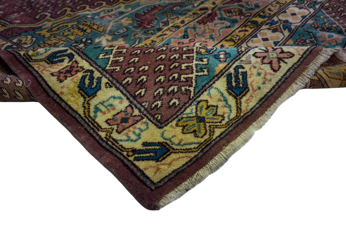 Hayalli / 5x8 Vintage Oriental Wool Area Rug Texture