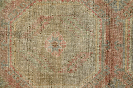 Hayat / 2x12 Pastel Pink Oriental Rug Runner Close Up