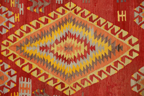 Kaplandere / 5x8 Red Rustic Vintage Area Kilim Rug Close Up