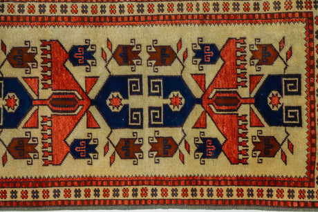 Kepsut / 2x3 Vintage Wool Oriental Rug Close Up