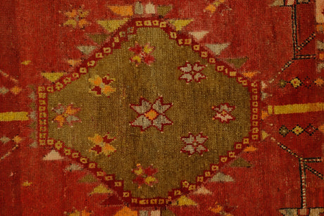 Menderes / 5x9 Antique Red Turkish Rug Close Up