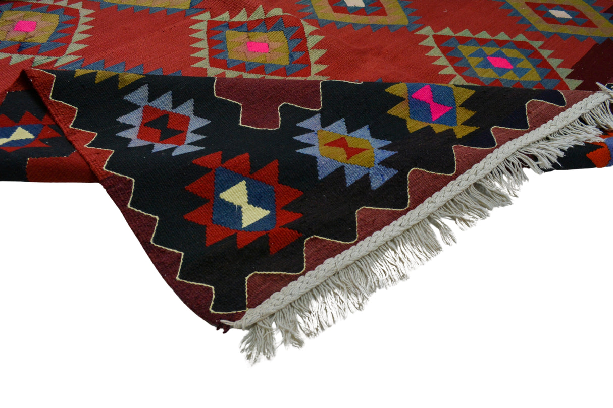 Ortaca / 6x9 Red Boho Kilim Rug Texture