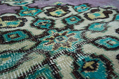 Uluborlu / 6x8 Vintage Turkish Area Rug Detail