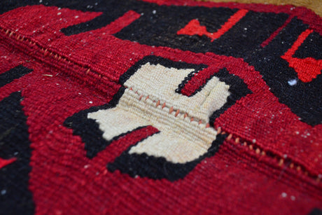 Yavi / 5x11 Oriental Vintage Wool Area Rug Detail