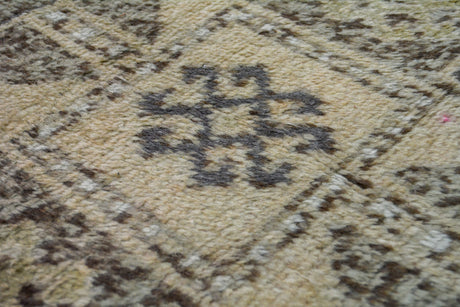 Yunak / 4x11 Vintage Pastel Hallway Rug Runner Detail